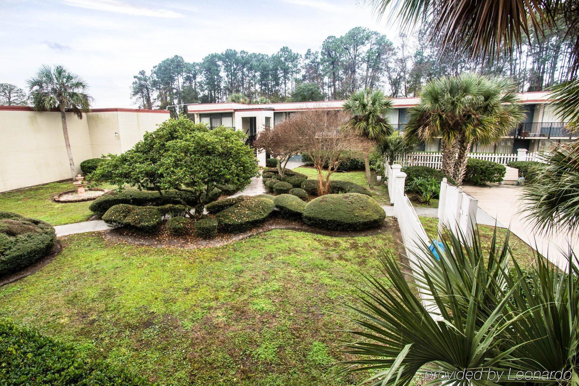 Rodeway Inn & Conference Center Orange Park Exterior photo