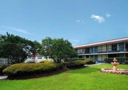 Rodeway Inn & Conference Center Orange Park Exterior photo