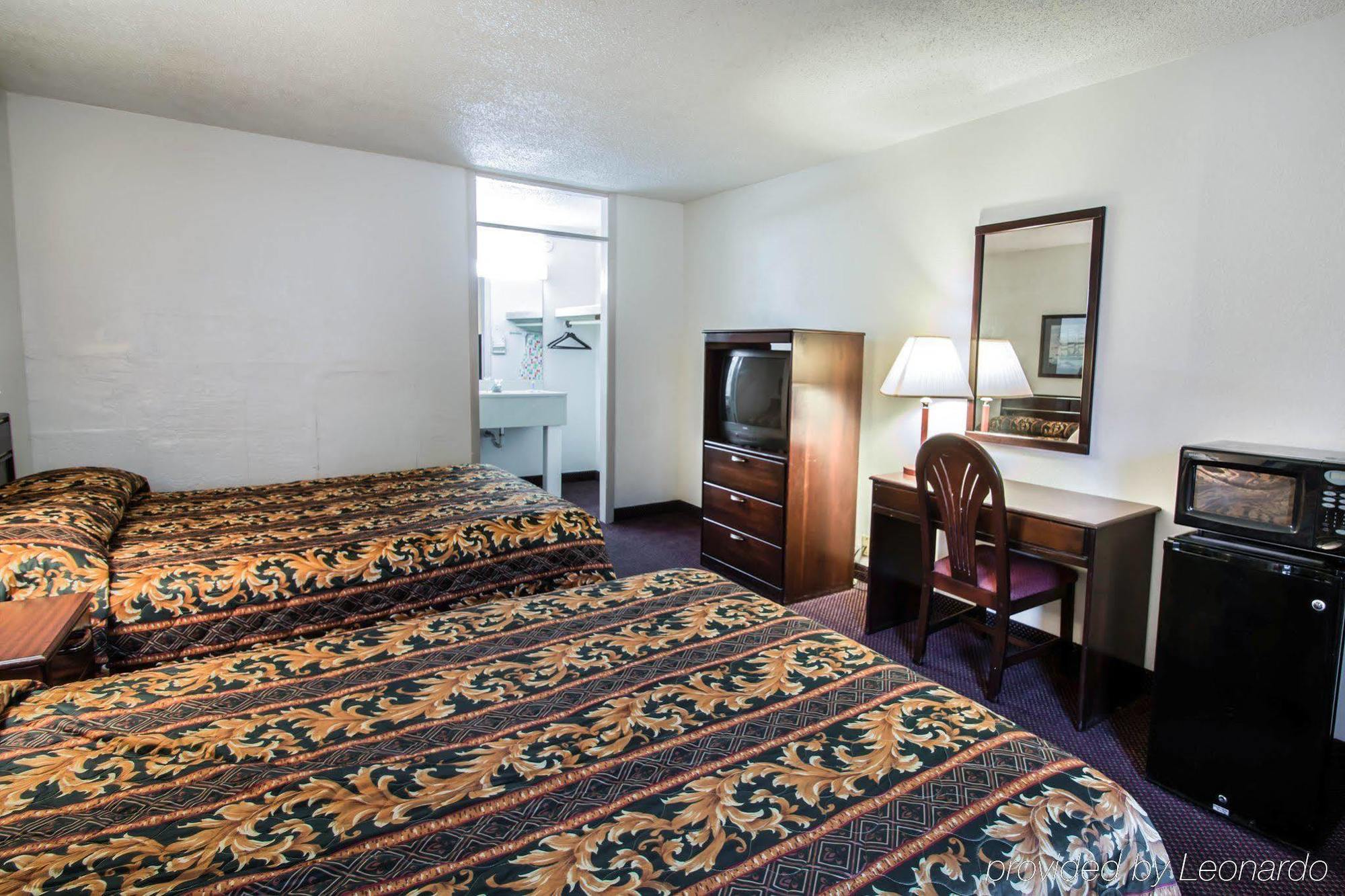 Rodeway Inn & Conference Center Orange Park Exterior photo