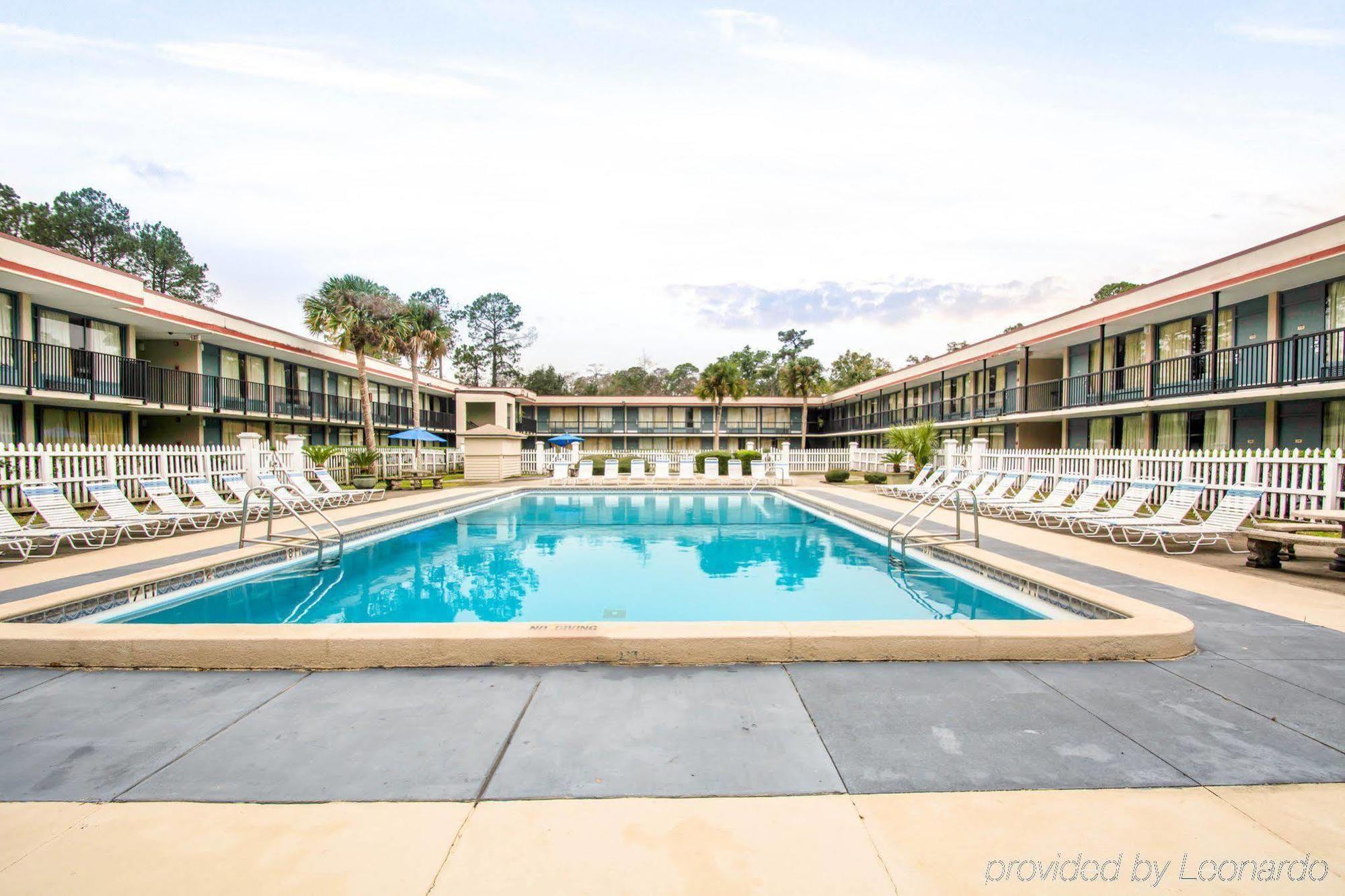 Rodeway Inn & Conference Center Orange Park Exterior photo