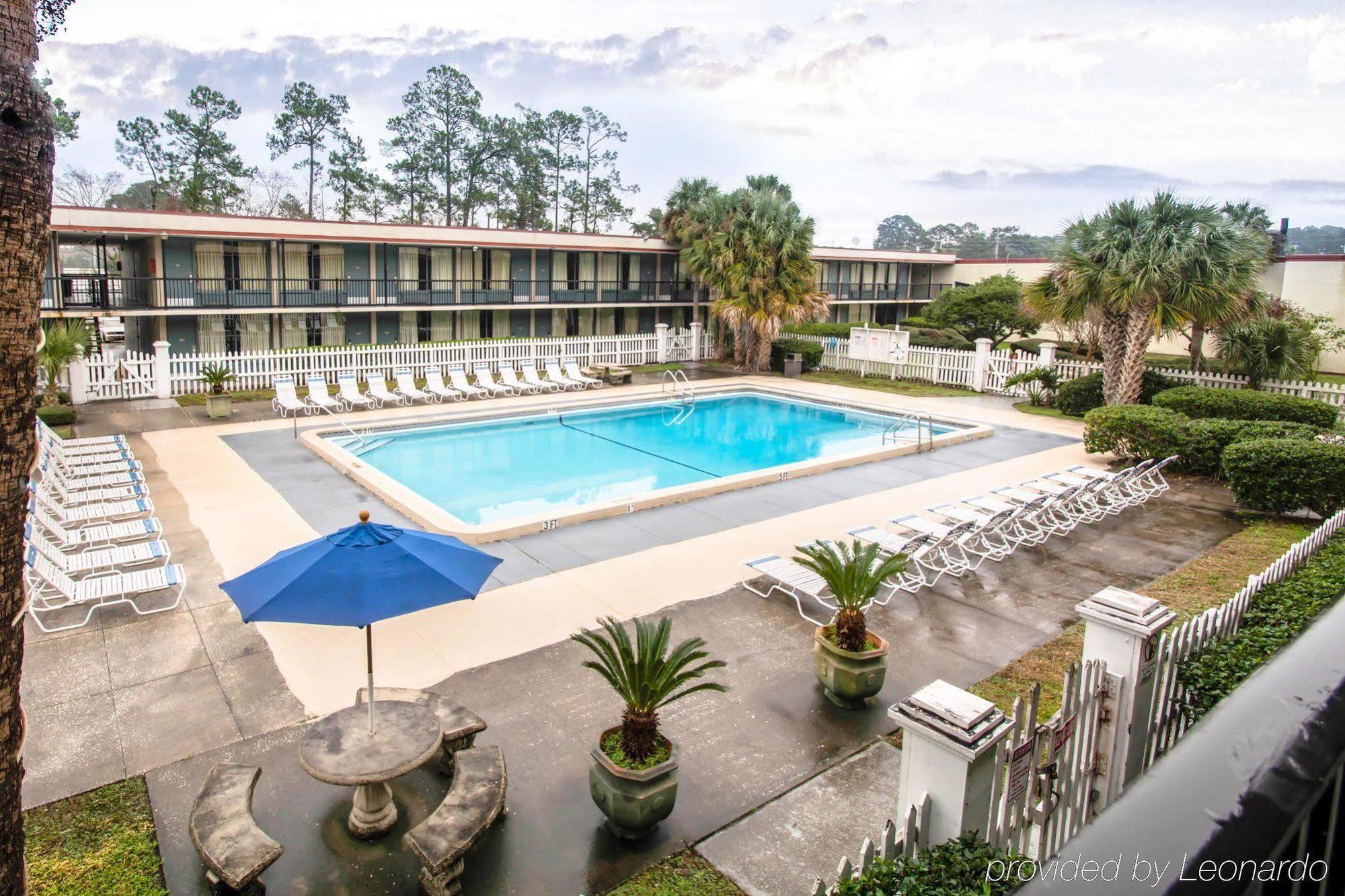 Rodeway Inn & Conference Center Orange Park Exterior photo